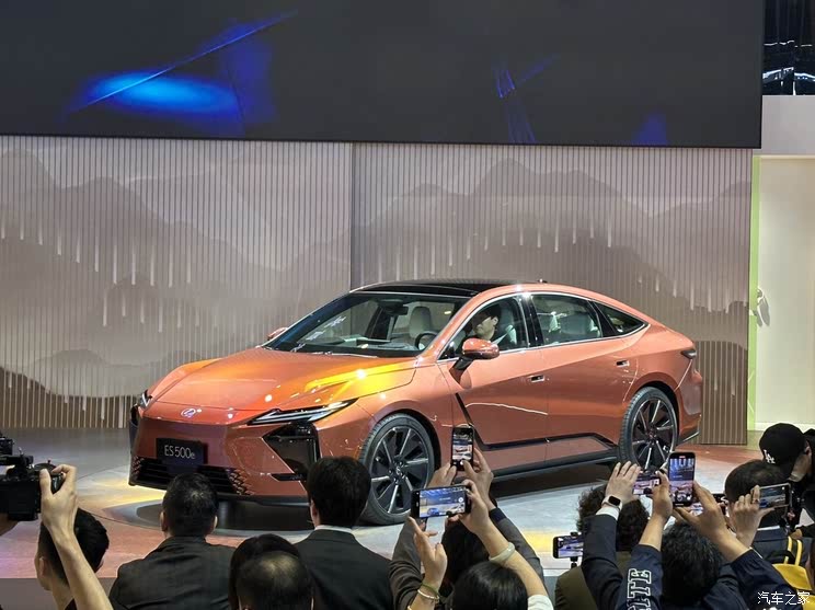 2025上海车展：全新雷克萨斯ES全球首发 坚实迈向新能源时代,2025上海车展：全新雷克萨斯ES全球首发 坚实迈向新能源时代