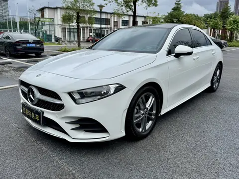 23年4月上牌的奔驰A级，4万公里一手车，12万多值不值？