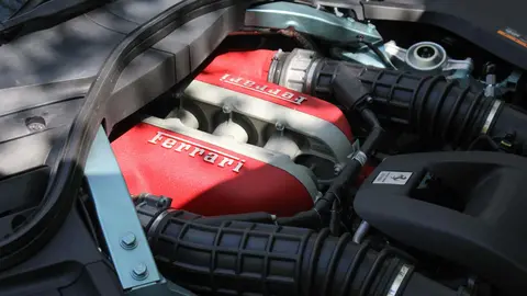 法拉利Purosangue将推出“性能版”，或对6.5L V12自吸发动机升级