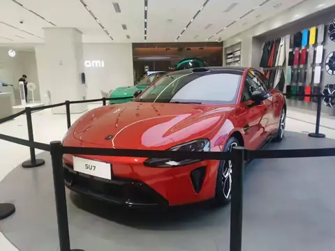 订单破十几万！新一代SU7上市倒计时，门店紧急扩建备战限流